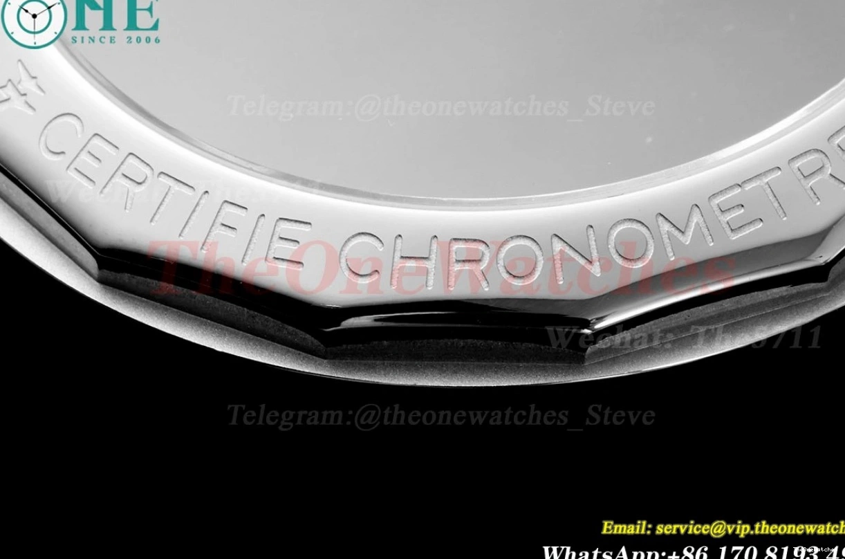 LE Asian BLSF Chronograph Navitimer SS B01 Stk White B01 0204